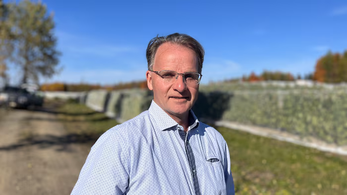 UN PROJET D’INSTALLATION DE HAIES BRISE-VENT ARTIFICIELLES À SAINTE-LUCE