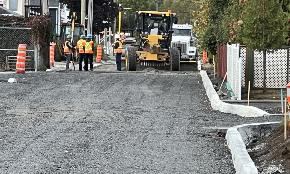 Travaux d'asphaltage à Mont-Joli