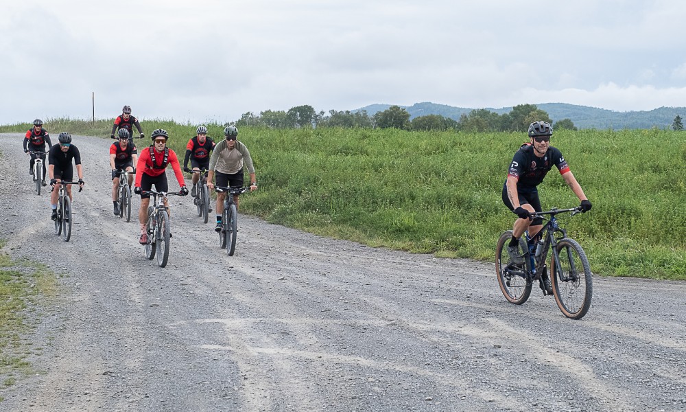 Les cyclistes pédalent pour la Maison Marie-Élisabeth