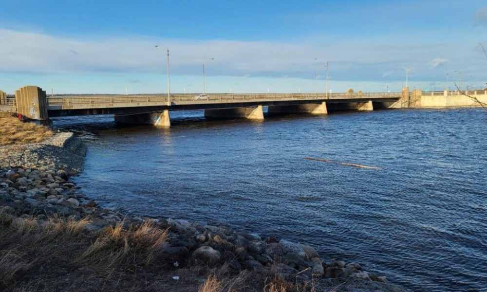 La réfection du pont de la rivière Rimouski va bon train
